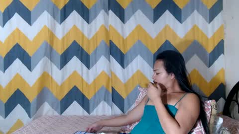 hugecockasian33 online show from June 12, 12:59 pm