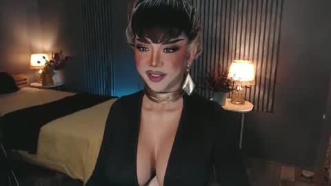 Christine online show from December 18, 8:42 am