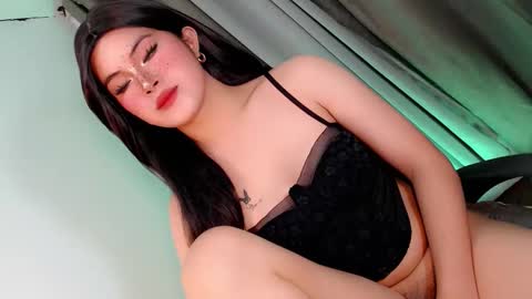 Yhanie online show from February 15, 9:57 pm