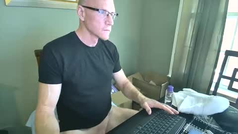 CAROLINA TIM online show from April 4, 3:08 pm