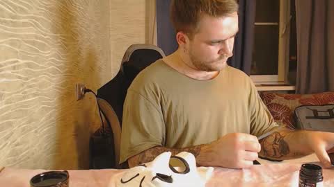 Snapshot of hugo__brad chatting on October 22, 5:14 pm Hugo online show from October 22, 5:14 pm