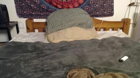 hugswit84 online show from October 28, 11:22 am