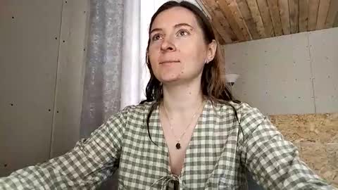 HumpyGrey online show from November 13, 9:56 am