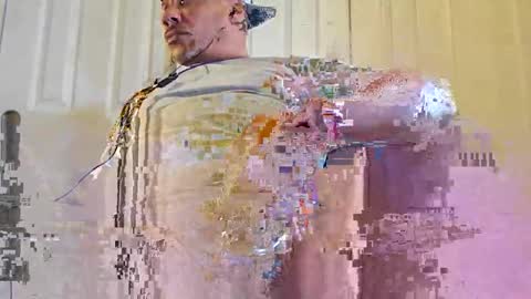 hung14u2c2c online show from January 14, 7:11 pm