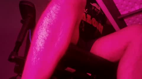 Snapshot of hungtwink4youu chatting on September 25, 2:40 am Hung8Inch online show from September 25, 2:40 am