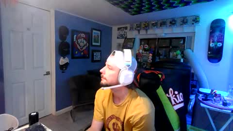 hungtxcock92 online show from January 8, 12:33 pm