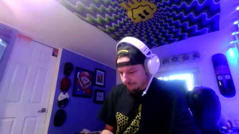 hungtxcock92 online show from December 15, 2:24 pm