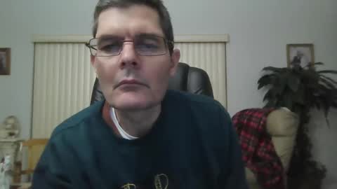 Snapshot of hunkmasclefad458 chatting on January 24, 3:22 am hunkmasclefad458 online show from January 24, 3:22 am