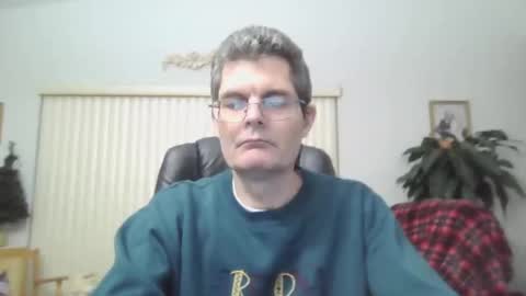 Snapshot of hunkmasclefad458 chatting on December 28, 3:47 am hunkmasclefad458 online show from December 28, 3:47 am