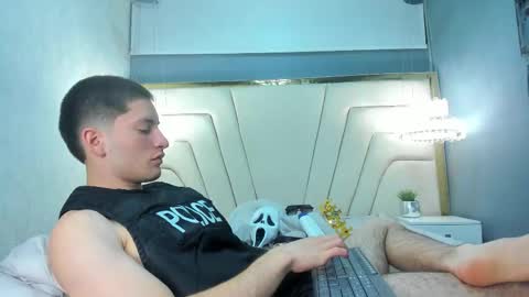 hunterheat_ online show from September 21, 1:15 pm