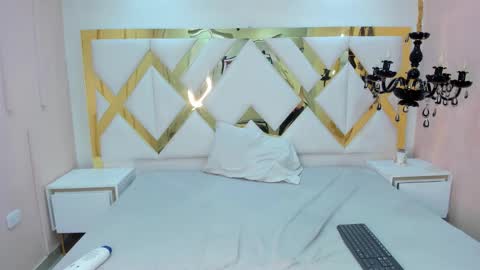 hunterheat_ online show from September 12, 11:45 am