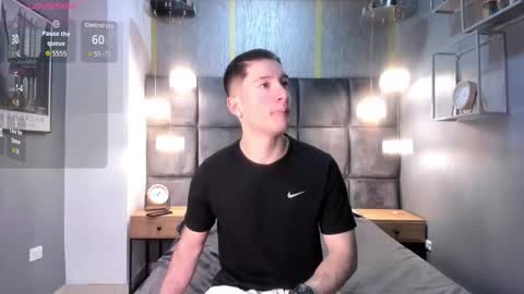 hunterheat_ online show from December 3, 11:55 am