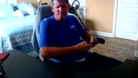 hvacstud4 online show from April 8, 7:06 pm