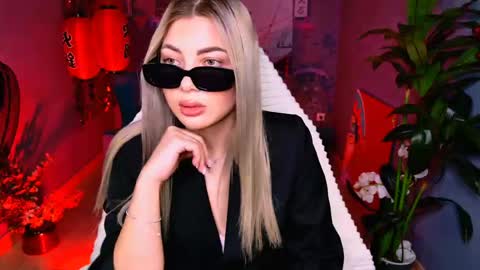 hyileyclark online show from March 24, 9:48 am