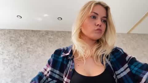 hypnosedesire online show from June 12, 12:15 pm