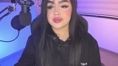 Snapshot of i_am_ari chatting on October 9, 2:17 am Ari online show from October 9, 2:17 am