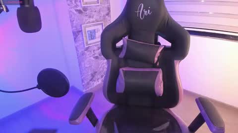 Ari online show from February 1, 1:57 am