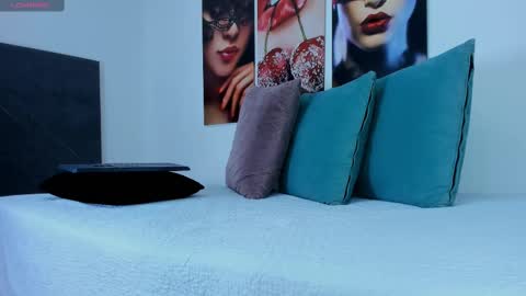 Snapshot of i_am_dolls chatting on October 14, 7:06 pm The Dolls online show from October 14, 7:06 pm