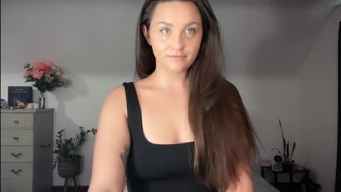 Crystal online show from November 12, 4:09 pm