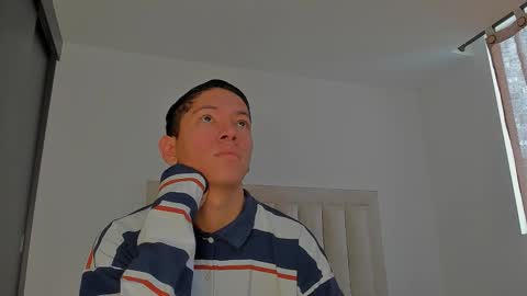 Juliiiiian online show from March 17, 12:21 pm