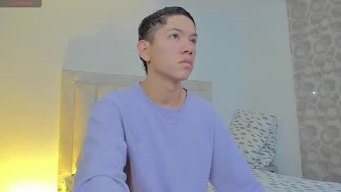 Juliiiiian online show from March 6, 10:41 am