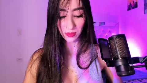 Mel  online show from June 25, 2:19 am