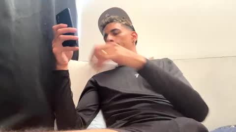 IAmSazon online show from November 4, 8:43 pm