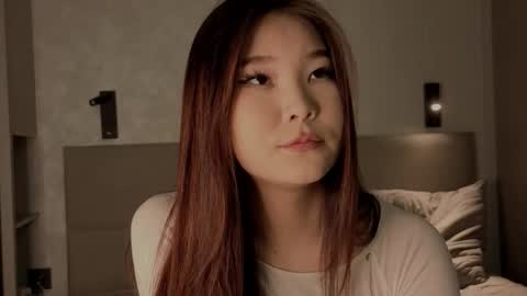 iamyuki_ online show from November 11, 5:15 pm