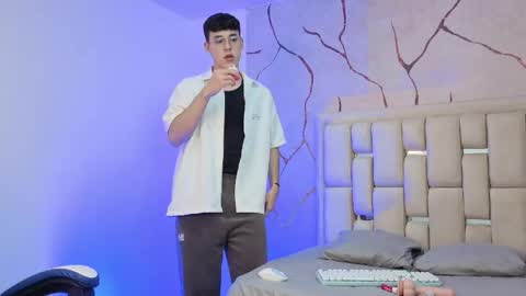 Ian  online show from March 21, 11:52 pm