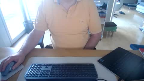 iandy12 online show from December 2, 7:18 am