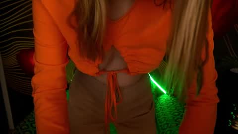 Danielle online show from February 19, 4:11 pm