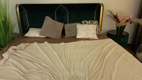 Danielle online show from April 3, 2:24 pm