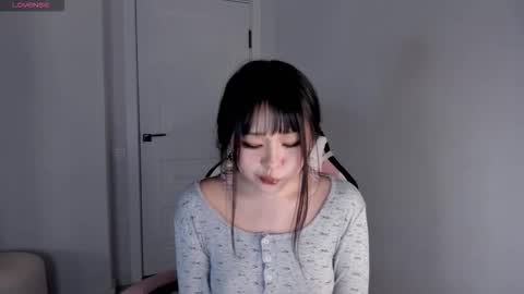 Hitomi   online show from November 14, 8:27 am