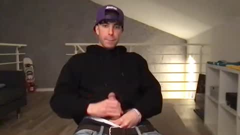 Snapshot of icyninesix chatting on January 11, 10:40 pm icyninesix online show from January 11, 10:40 pm