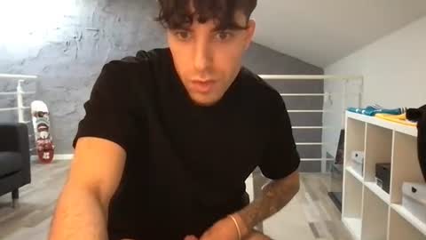 Snapshot of icyninesix chatting on January 17, 8:24 am icyninesix online show from January 17, 8:24 am