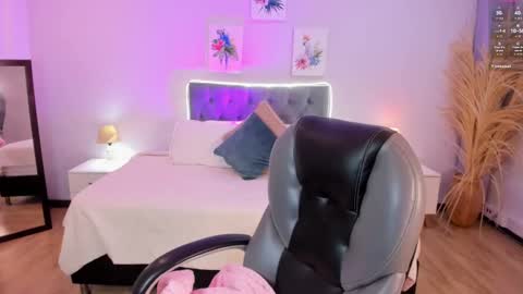 Icy online show from February 19, 12:04 pm