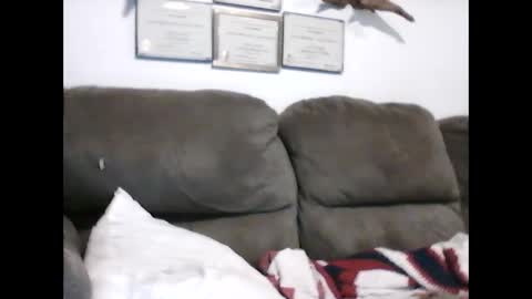 idkwhyidothis348732 online show from December 3, 8:11 pm