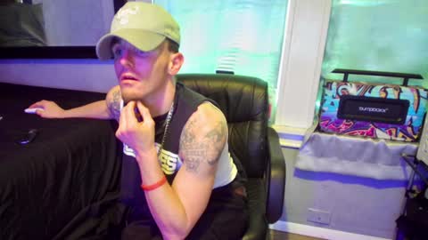 Snapshot of igetherwetter chatting on January 14, 6:17 pm Amiri Roue online show from January 14, 6:17 pm