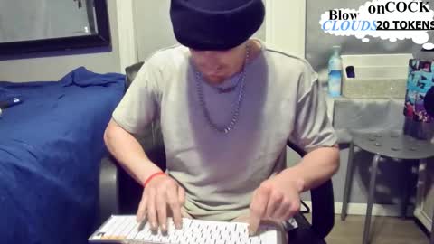 Snapshot of igetherwetter chatting on December 27, 10:34 am Amiri Roue online show from December 27, 10:34 am