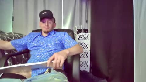 Snapshot of igetherwetter chatting on February 16, 1:05 pm Amiri Roue online show from February 16, 1:05 pm