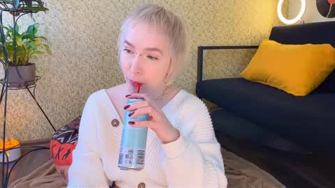 Emmy  help me reach 100 thumbs up online show from March 10, 7:55 am