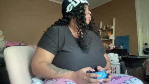 ih8vyx online show from October 5, 9:55 pm