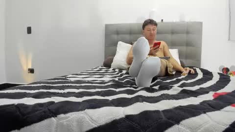 Iham online show from November 19, 2:11 am