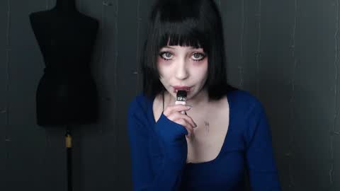 iiiiiiis online show from April 11, 10:36 pm