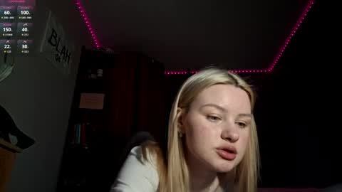 ShyLuna online show from April 4, 1:07 pm