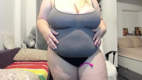 Snapshot of ilikefacial chatting on October 15, 5:36 pm Bamby online show from October 15, 5:36 pm