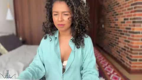 Kloe online show from December 6, 3:28 pm