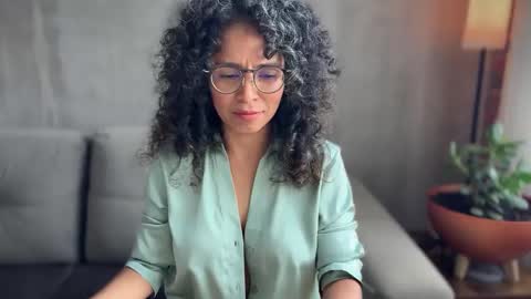 Kloe online show from October 6, 8:37 pm