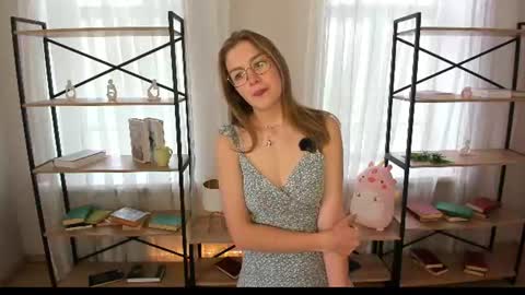 Ilona online show from June 19, 9:15 am