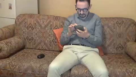 ilovecuteguy79 online show from April 2, 4:53 am